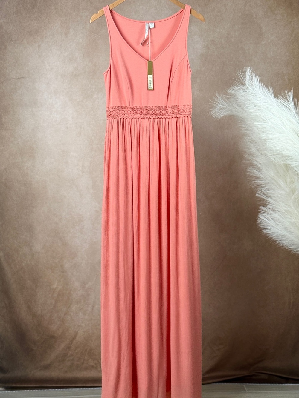 LC Lauren Conrad Coral Crinkle Maxi Dress Crochet Lace Waist Size Small NWT